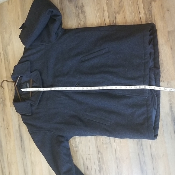 ABERDEEN COLLECTION 80% Wool Gray Overcoat - Picture 14 of 15